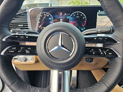New 2026 Mercedes-Benz GLS 580 4MATIC image 24