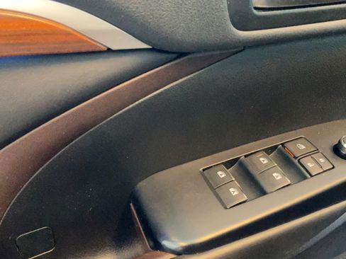 Used 2019 Toyota Highlander Limited Platinum FWD image 21