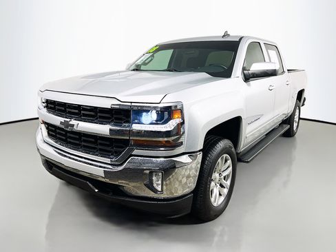 Used 2018 Chevrolet Silverado 1500 LT w/ All Star Edition image 10