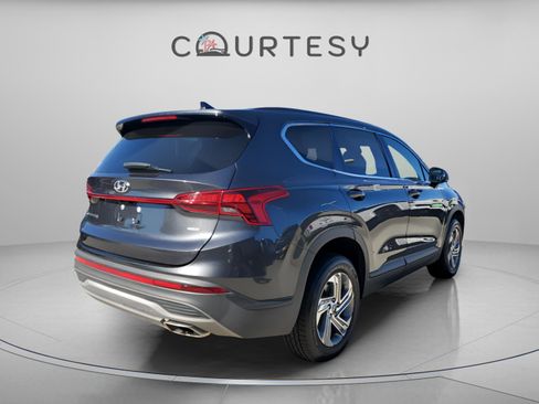 Used 2021 Hyundai Santa Fe SE image 4