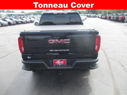 Used 2021 GMC Sierra 1500 AT4 w/ AT4 Value Package AWD/4WD image 8