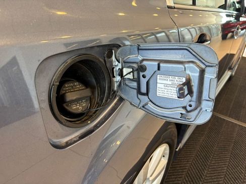 Used 2014 Subaru Legacy 2.5i AWD/4WD image 32