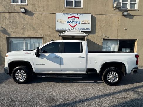 Used 2024 Chevrolet Silverado 2500 LT AWD/4WD image 8