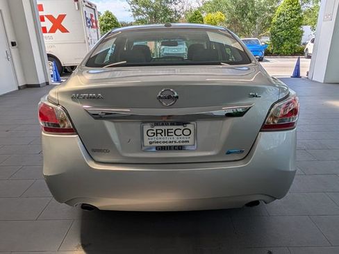 Used 2014 Nissan Altima 2.5 SL w/ Technology Package FWD image 11