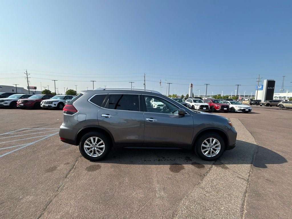 Used 2020 Nissan Rogue SV AWD/4WD image 4