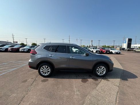 Used 2020 Nissan Rogue SV AWD/4WD image 4