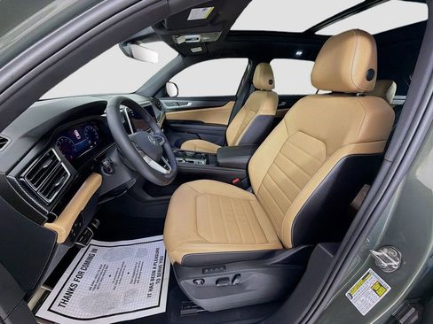 Used 2025 Volkswagen Atlas Cross Sport SEL R-Line image 22