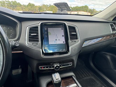 Used 2018 Volvo XC90 T5 Momentum image 9