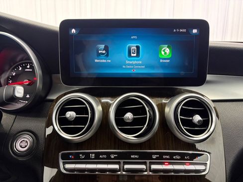 Used 2020 Mercedes-Benz GLC 300 4MATIC image 32