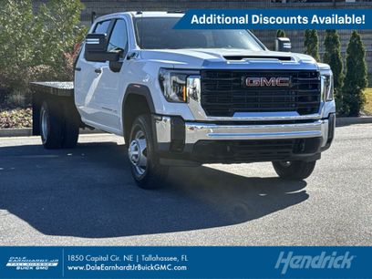 New 2025 GMC Sierra 3500 Pro w/ Convenience Package