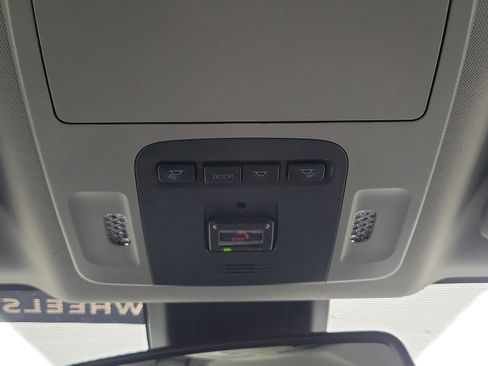 Used 2023 Toyota Camry XLE FWD image 31