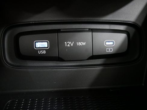 New 2025 Hyundai Venue SEL image 19