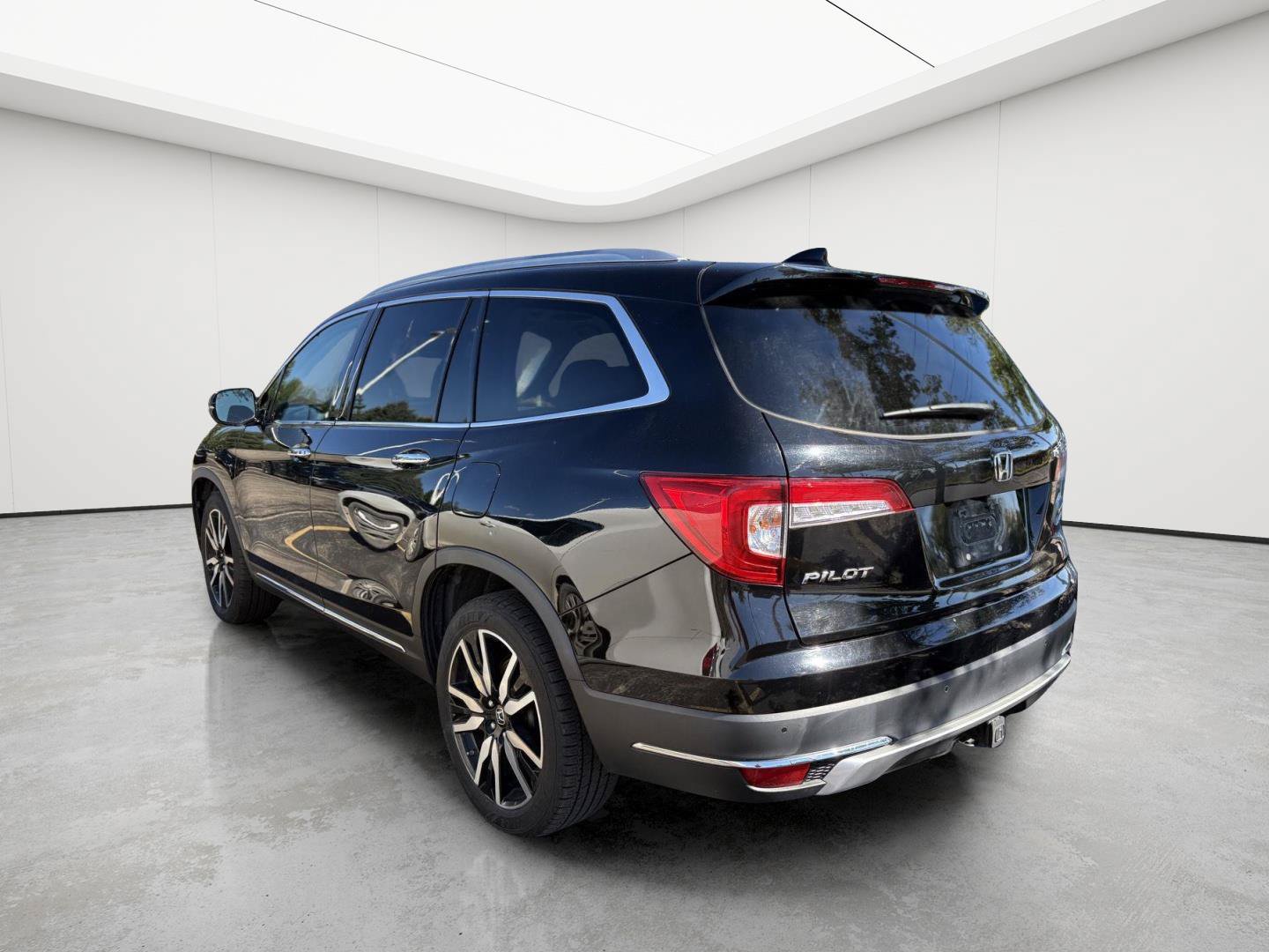 Used 2019 Honda Pilot Touring image 4