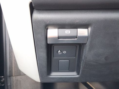Used 2020 Land Rover Defender 110 HSE AWD/4WD image 14