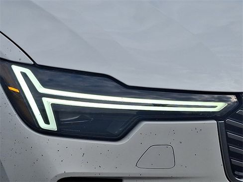 New 2025 Volvo XC90 B6 Plus w/ Protection Package Premier image 10