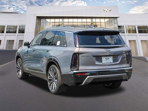 Used 2026 Cadillac Vistiq Premium Luxury image 6