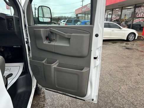 Used 2020 Chevrolet Express 2500 w/ Communications Package RWD image 19