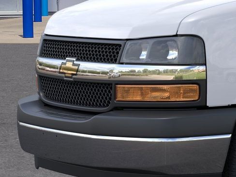 New 2026 Chevrolet Express 2500 RWD image 14