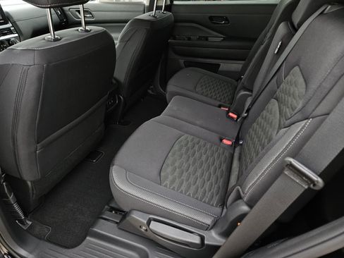 New 2026 Nissan Pathfinder SV image 15