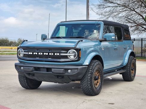 Used 2023 Ford Bronco Outer Banks AWD/4WD image 3