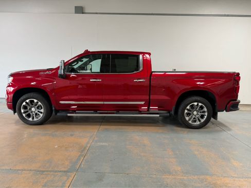 Used 2024 Chevrolet Silverado 1500 High Country w/ Technology Package AWD/4WD image 2