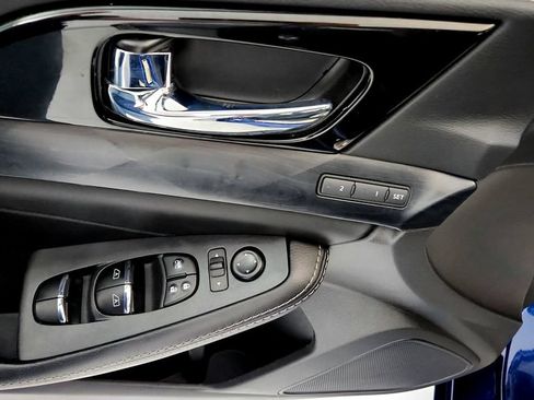 Used 2023 Nissan Maxima Platinum w/ Sport Mat Group FWD image 23