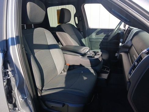 Used 2024 RAM 2500 Big Horn w/ Sport Appearance Package image 36