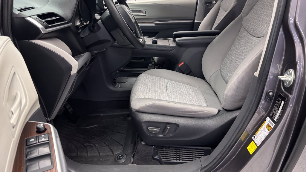 Certified 2024 Toyota Sienna LE FWD image 12