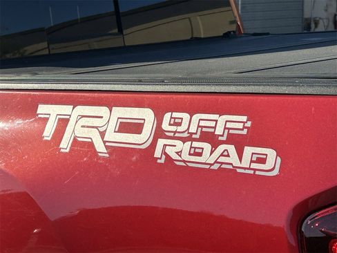 Used 2018 Toyota Tacoma TRD Off-Road image 5