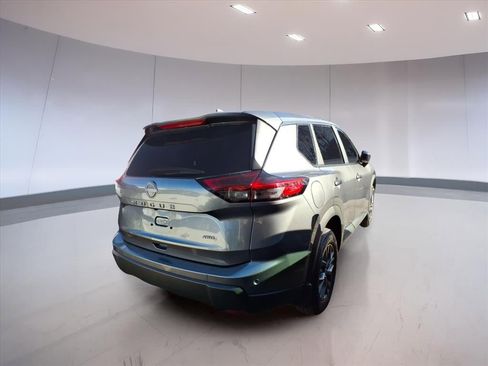 Used 2025 Nissan Rogue S image 4