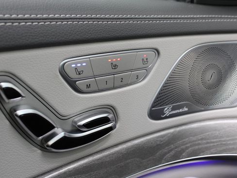 Used 2015 Mercedes-Benz S 550 Sedan image 37