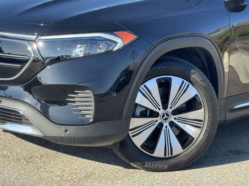 Used 2023 Mercedes-Benz EQB 300 4MATIC image 4