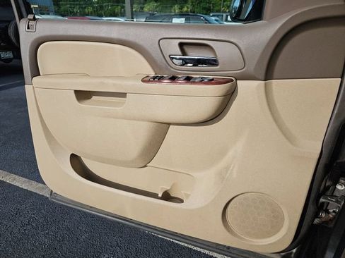 Used 2012 Chevrolet Tahoe LS w/ Convenience Package RWD image 23