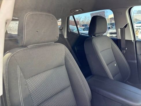 Used 2024 GMC Terrain SLE image 27