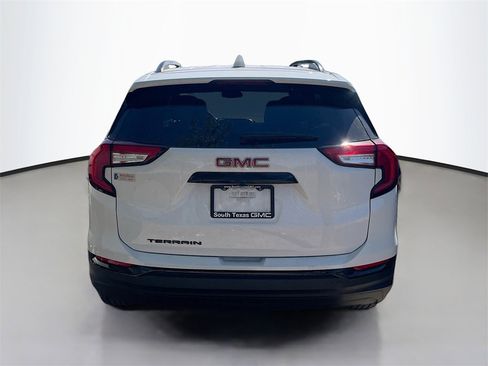 Certified 2024 GMC Terrain SLE w/ Driver Convenience Package image 4