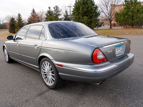 Used 2005 Jaguar XJ8 image 6