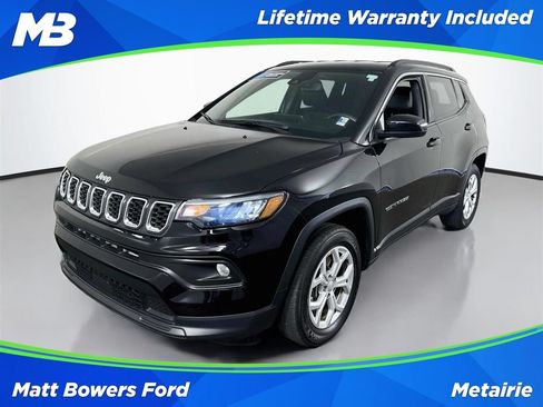 Used 2024 Jeep Compass Latitude AWD/4WD image 1