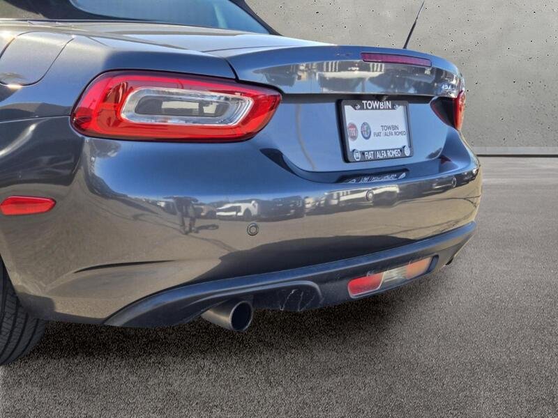 Used 2017 FIAT 124 Spider Lusso RWD image 5