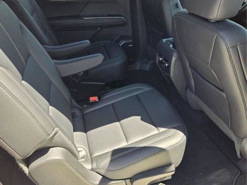 Certified 2026 GMC Acadia Elevation w/ Elevation Premium Package FWD image 18
