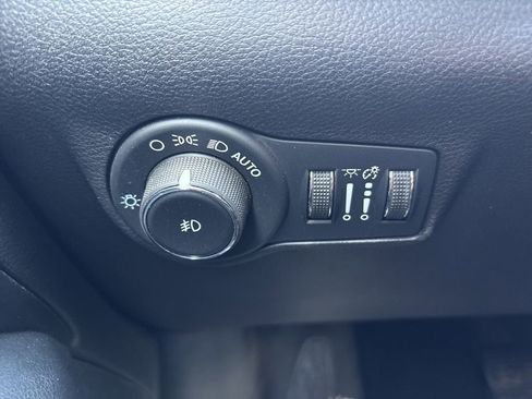 Used 2022 Jeep Compass Trailhawk w/ Trailhawk Elite Group image 24