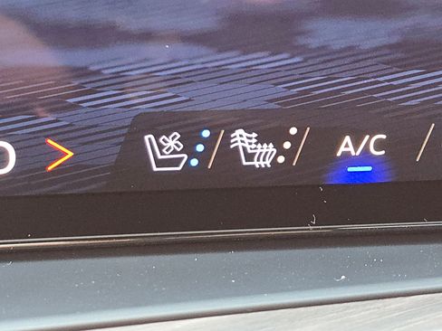 New 2025 Chevrolet Suburban Premier image 4