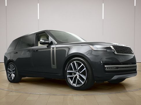 Used 2025 Land Rover Range Rover Long Wheelbase SE AWD/4WD image 28