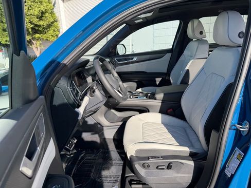 New 2026 Volkswagen Atlas Cross Sport SEL Premium R-Line image 17