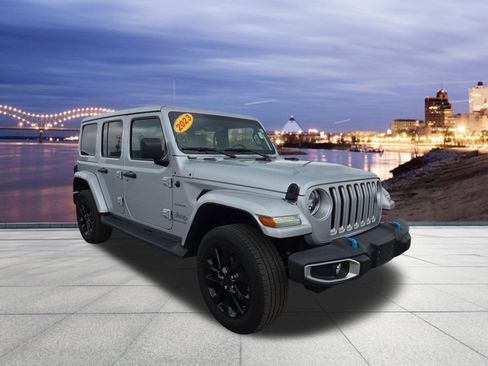 Certified 2023 Jeep Wrangler Unlimited Sahara w/ Cold Weather Group AWD/4WD image 4