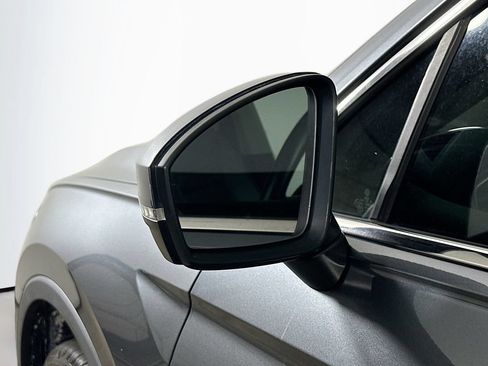 Used 2021 Volkswagen Tiguan SEL FWD image 35