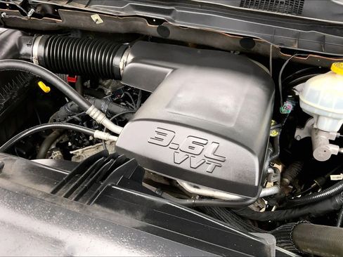 Used 2018 RAM 1500 Express w/ Black Ram 1500 Express Group image 31