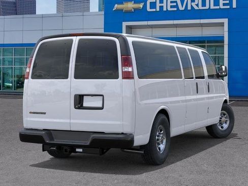 New 2026 Chevrolet Express 3500 LS RWD image 4