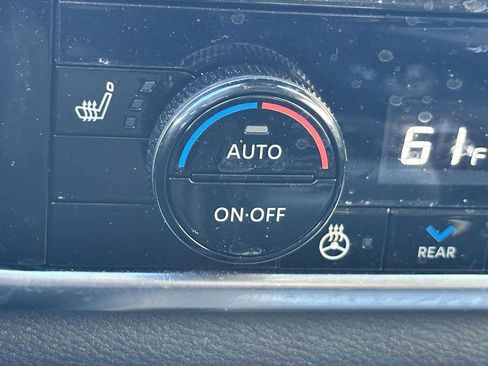 Used 2023 Nissan Rogue Platinum w/ Platinum Premium Package image 13