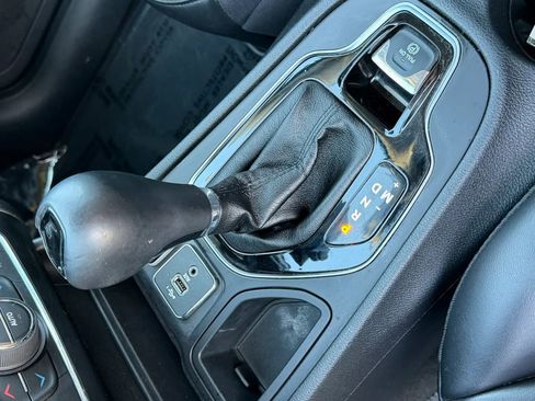 Used 2020 Jeep Cherokee Latitude Plus FWD image 20