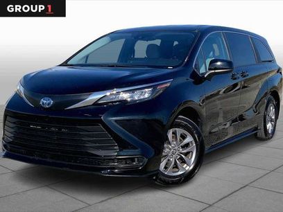 Certified 2025 Toyota Sienna LE